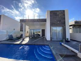Casa En venta en Lomas De Cabo Roig, Orihuela Costa photo 0