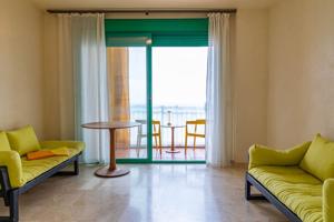 Piso En venta en Las Mesas, Estepona photo 0