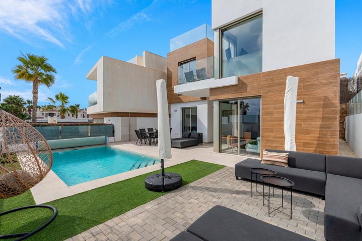 Casa En venta en Pau 8, Orihuela Costa photo 0