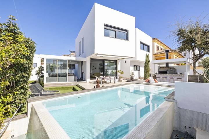 Casa En venta en Mijas Costa, Mijas photo 0