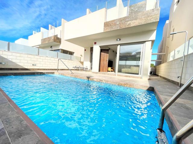 Casa En venta en Villamartin, Orihuela Costa photo 0