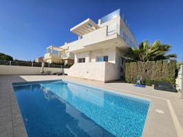 Casa En venta en La Zenia, Orihuela Costa photo 0