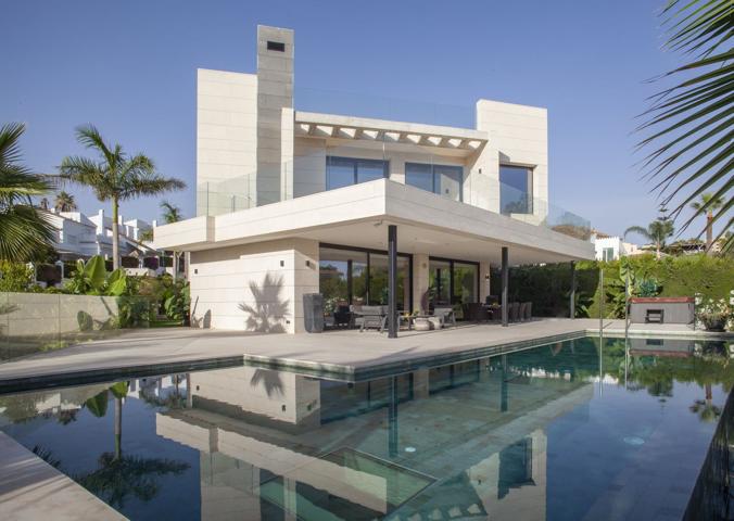 Casa En venta en Marina De Banus, Marbella photo 0