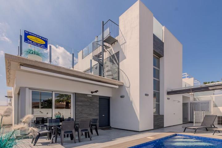 Casa En venta en Comunidad Valenciana, Daya Vieja photo 0