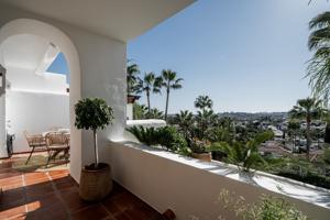 Piso En venta en La Cerquilla, Marbella photo 0