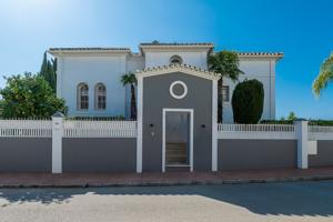 Casa En venta en Las Lomas De Río Verde, Marbella photo 0