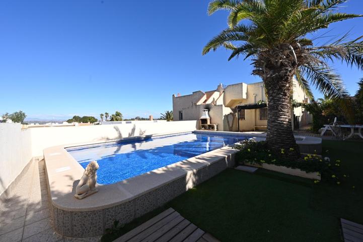 Casa En venta en Lomas De Cabo Roig-Los Dolses, Orihuela Costa photo 0
