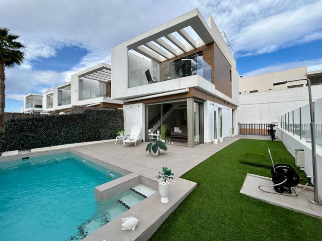 Casa En venta en Villamartín-Las Filipinas, Orihuela Costa photo 0