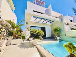 Casa En venta en Villamartin, Orihuela Costa photo 0