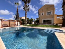 Casa En venta en La Zenia, Orihuela Costa photo 0