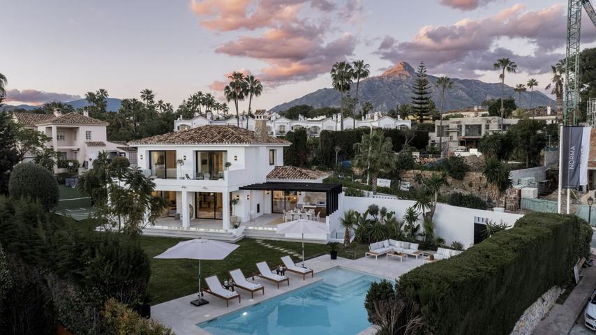 Casa En venta en Los Naranjos, Marbella photo 0