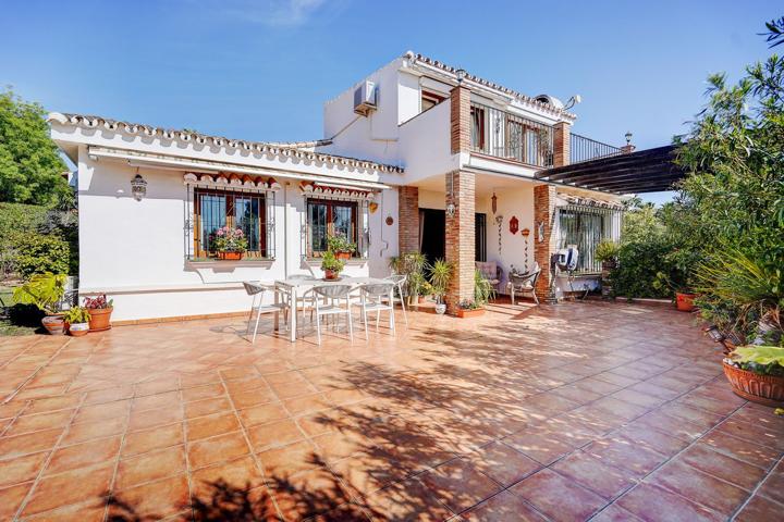 Casa En venta en Cabopino-Artola, Marbella photo 0