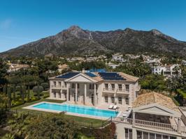 Casa En venta en Sierra Blanca, Marbella photo 0