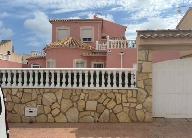Casa En venta en La Zenia, Orihuela Costa photo 0