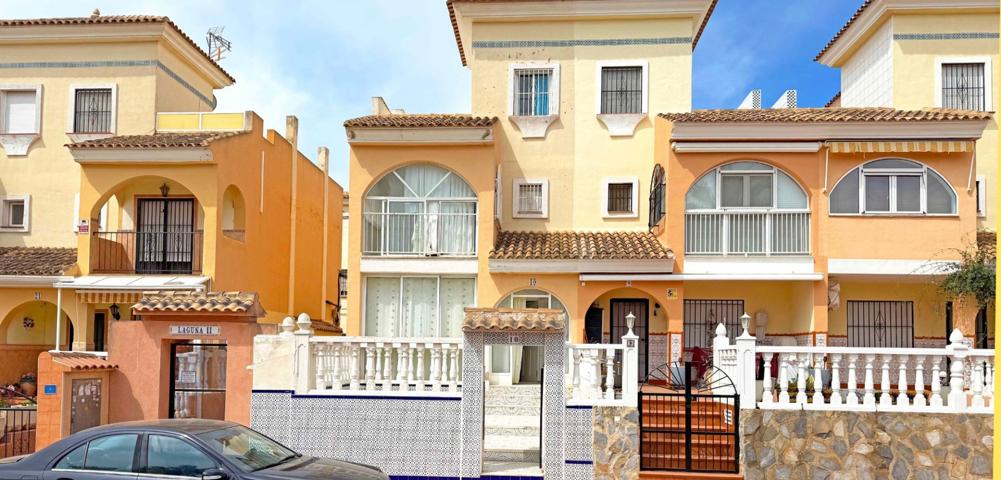 Casa En venta en Punta Prima, Orihuela Costa photo 0