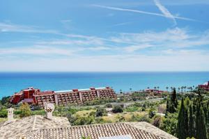 Casa En venta en Reserva Del Higuerón, Fuengirola photo 0