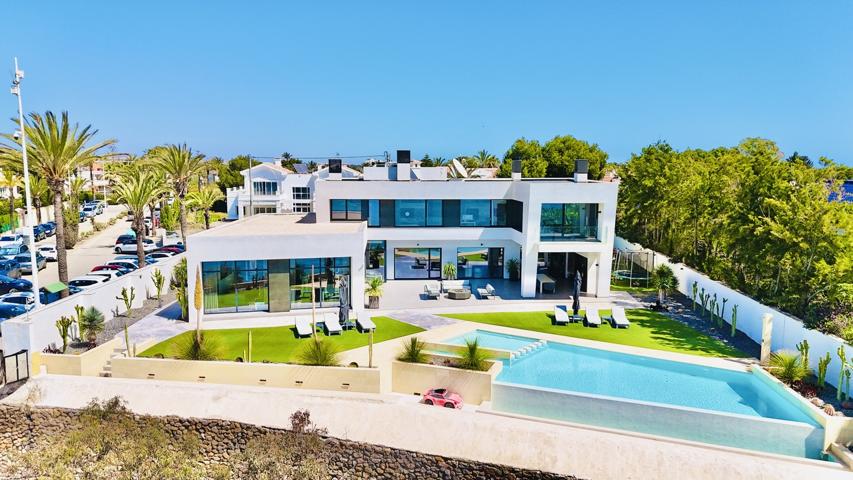 Casa En venta en La Zenia, Orihuela Costa photo 0