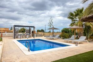 Casa De Campo En venta en Partida Lomas, Albatera photo 0