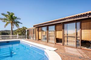 Casa De Campo En venta en Zona Las Mesas, Estepona photo 0