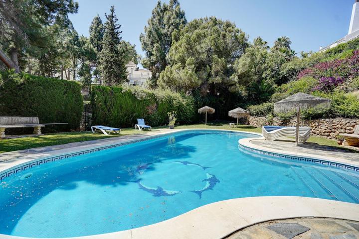 Casa En venta en Cabopino-Artola, Marbella photo 0