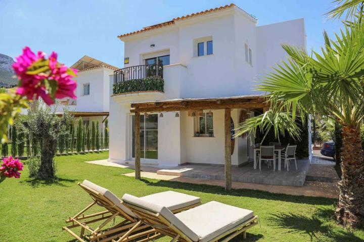 Casa En venta en El Montgó, Denia photo 0