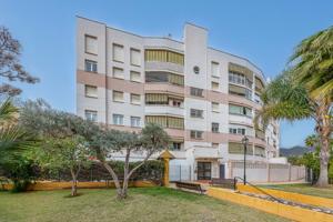 Piso En venta en Las Lomas De Río Verde, Marbella photo 0