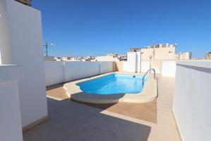 Piso En venta en Torrevieja, Torrevieja photo 0