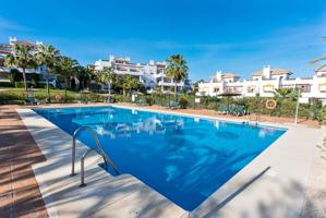Piso En venta en El Velerín, Estepona photo 0