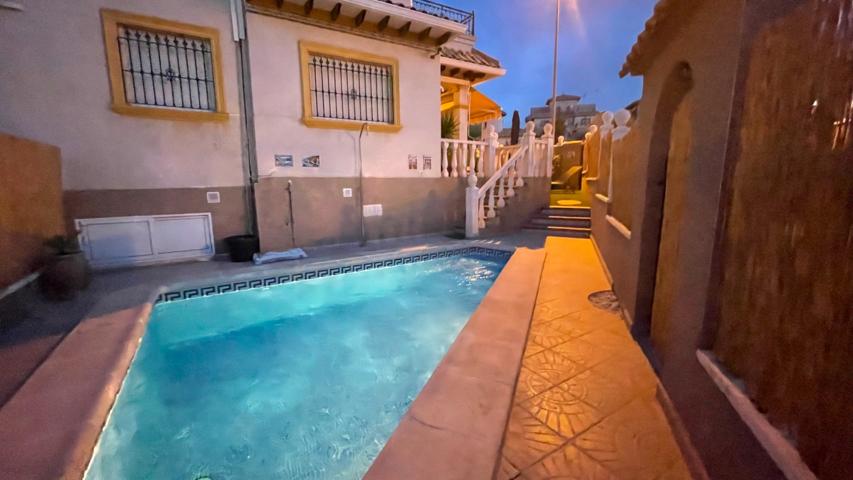 Casa En venta en Lomas De Cabo Roig, Orihuela Costa photo 0