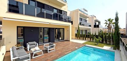 Casa En venta en Lomas De Cabo Roig, Orihuela Costa photo 0