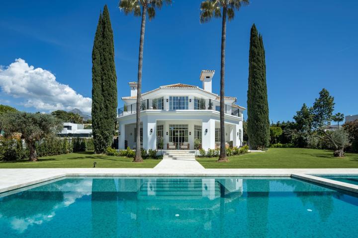 Casa En venta en Los Naranjos, Marbella photo 0