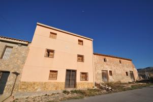 Casa De Campo En venta en Comunidad Valenciana, Algueña photo 0