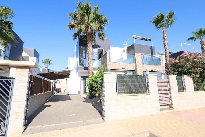 Casa En venta en Lomas De Cabo Roig, Orihuela Costa photo 0