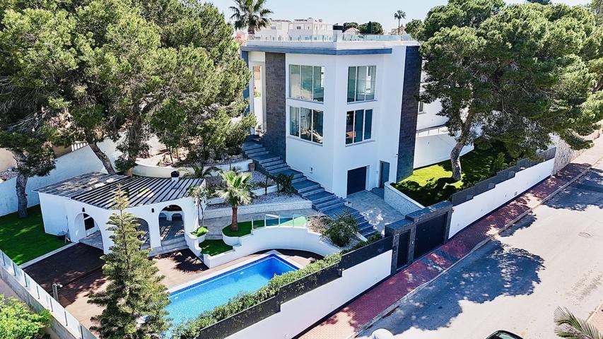 Casa En venta en La Siesta, Torrevieja photo 0