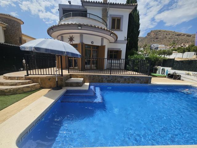 Casa En venta en Sierra Cortina, Finestrat photo 0