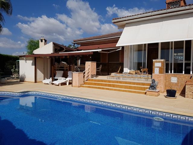 Casa De Campo En venta en Partida Del Moco, Albatera photo 0