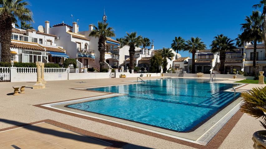 Piso En venta en Villamartin, Orihuela Costa photo 0