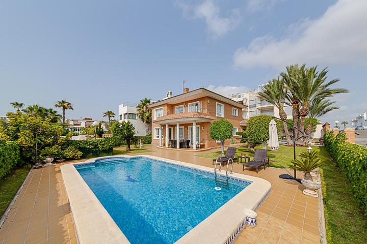 Casa En venta en La Veleta, Torrevieja photo 0
