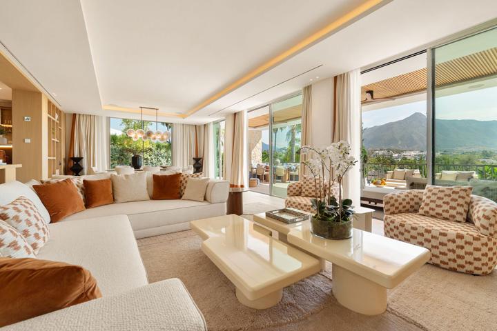 Casa En venta en Los Naranjos, Marbella photo 0