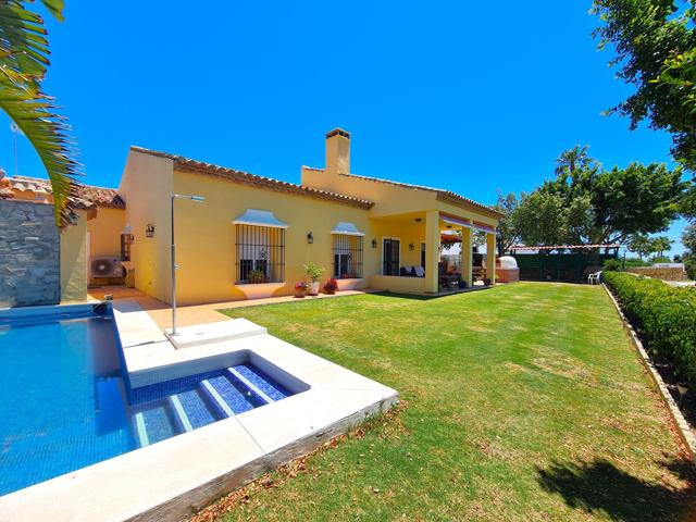 Casa En venta en Puerto De La Duquesa, Manilva photo 0
