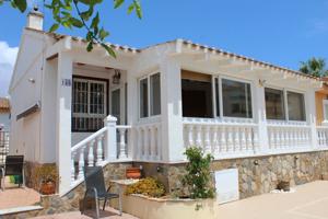 Casa En venta en La Zenia, Orihuela Costa photo 0