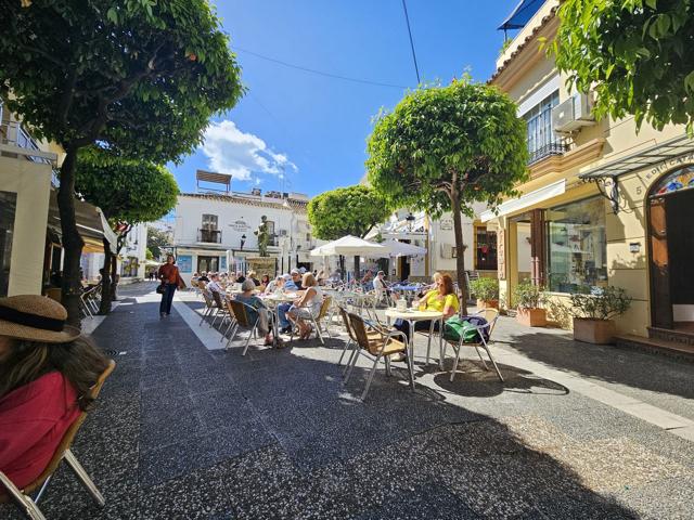 Piso En venta en Zona Las Mesas, Estepona photo 0