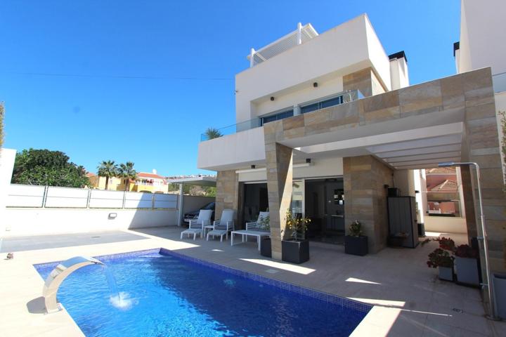 Casa En venta en Villamartín-Las Filipinas, Orihuela Costa photo 0