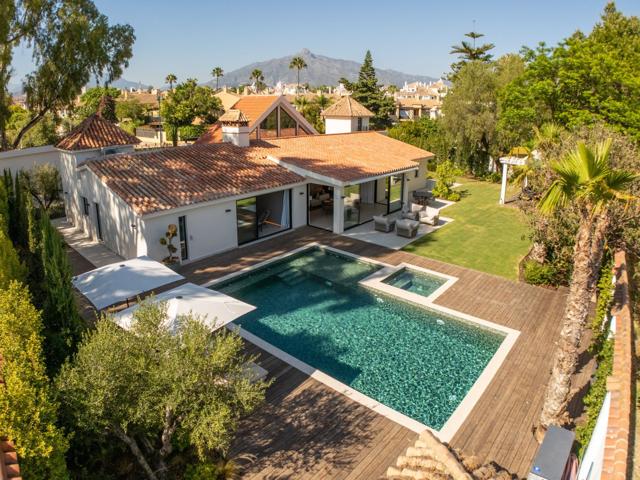 Casa En venta en Puerto - Puerto Banús, Marbella photo 0