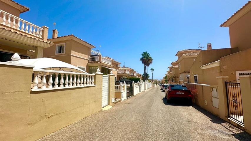Casa En venta en Urbanización Perla Del Mar, Orihuela photo 0