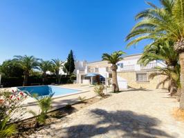Casa En venta en La Zenia, Orihuela Costa photo 0