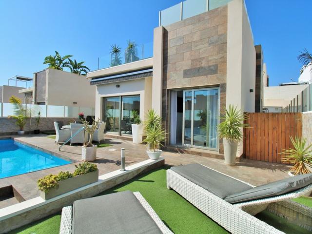 Casa En venta en Villamartín-Las Filipinas, Orihuela Costa photo 0