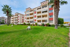 Piso En venta en Playa Flamenca Norte, Orihuela Costa photo 0