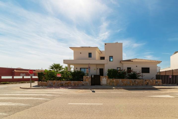 Casa En venta en Costa Blanca Sur, Los Montesinos photo 0