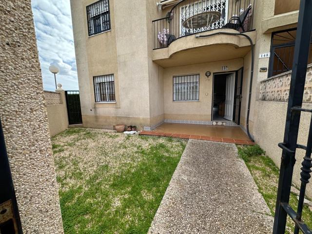 Casa De Campo En venta en Torrevieja, Torrevieja photo 0